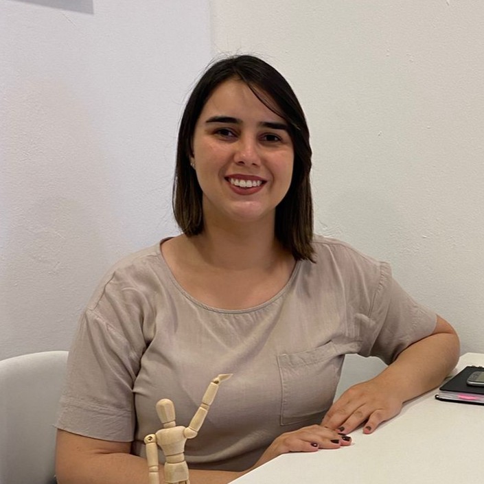 Foto da Dra. Mariane Megliorini Godinho